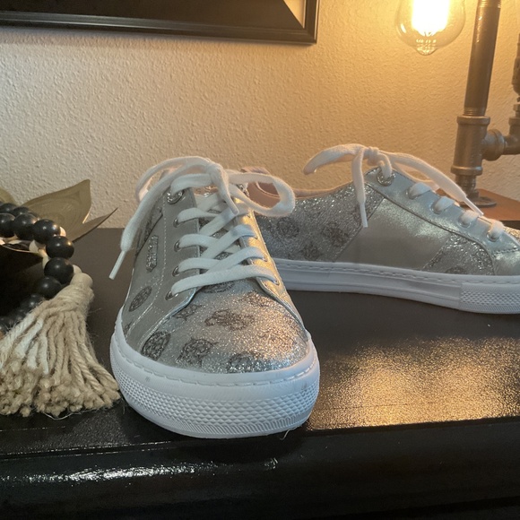 Women's Loven Casual Sneakers By Guess - Picture 2 of 8